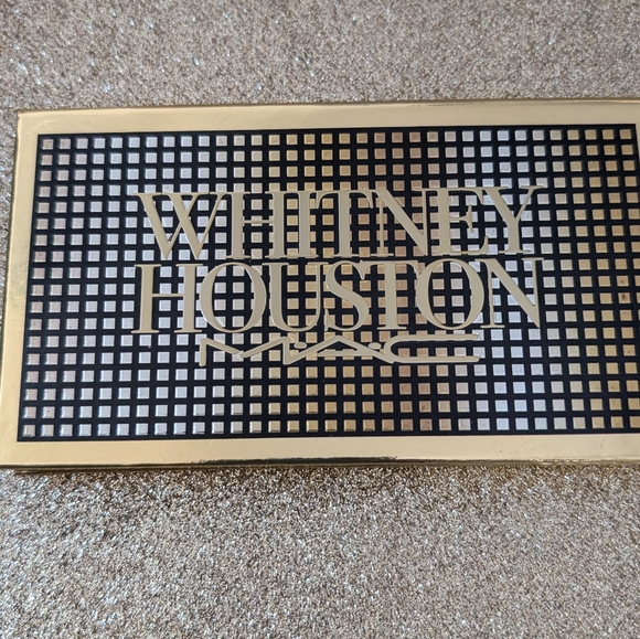 Brand new Whitney Houston LE palette - Picture 1 of 3